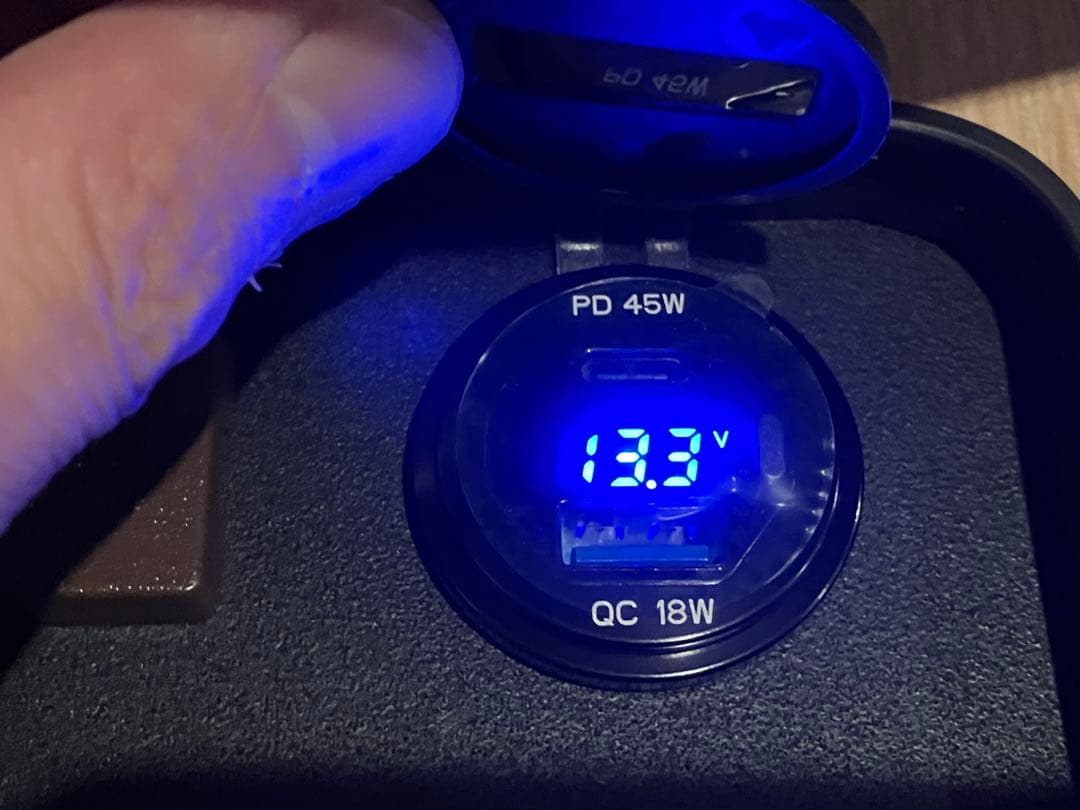 ユウページ② 200系　ハイエース　ワイド　コンソール