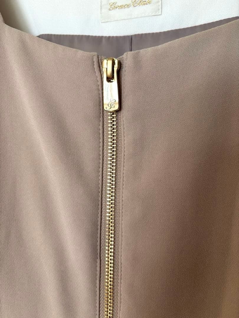 グレースコンチネンタル ラインバイカラードレス　ベージュ　36