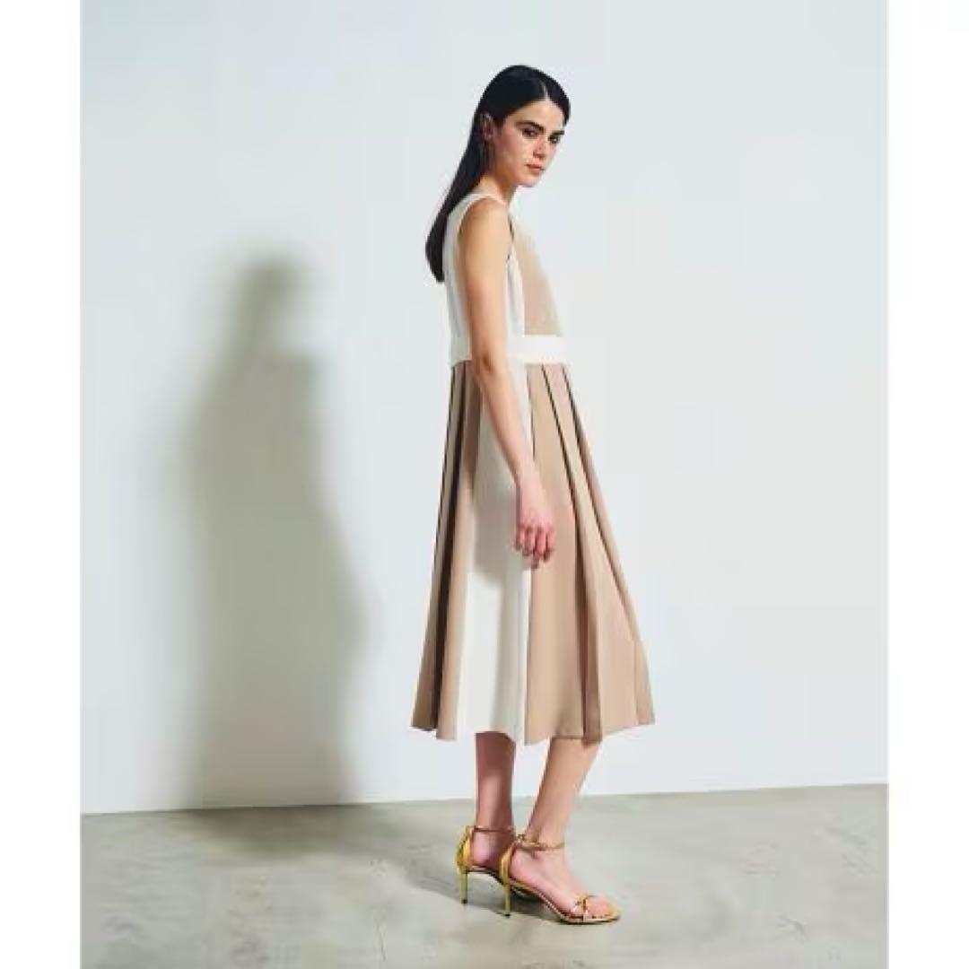 グレースコンチネンタル ラインバイカラードレス　ベージュ　36