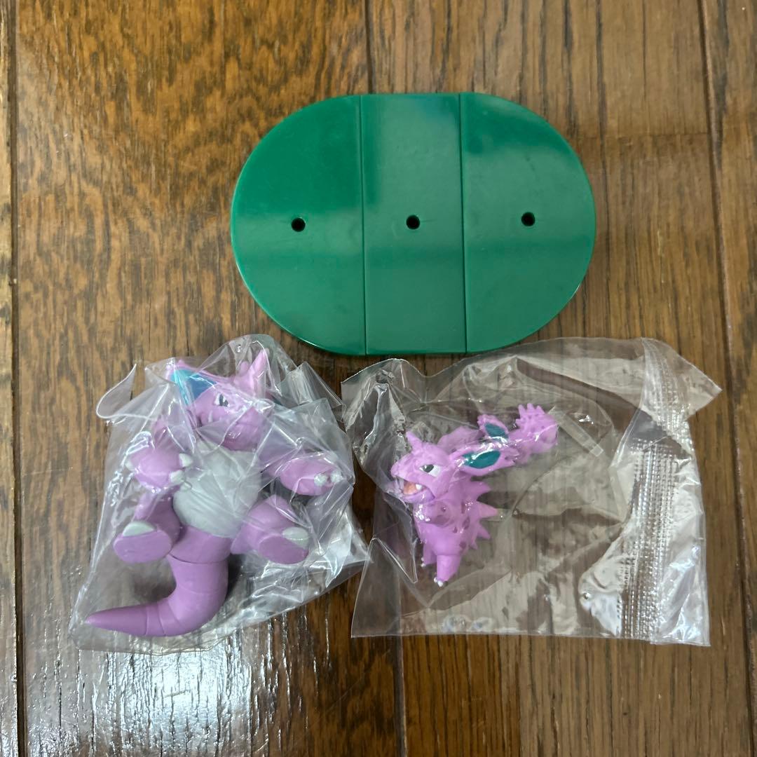 立体ポケモン図鑑　ニドキング　ニドラン♂ ニドリーノ　フィギュア　美品　希少