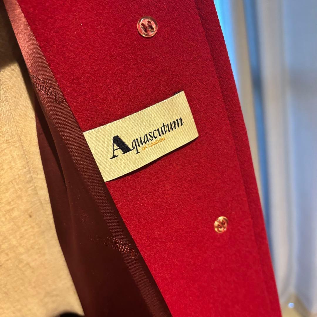 美品 アクアスキュータム 赤 毛100% 上質 ボタン付き ロングコート