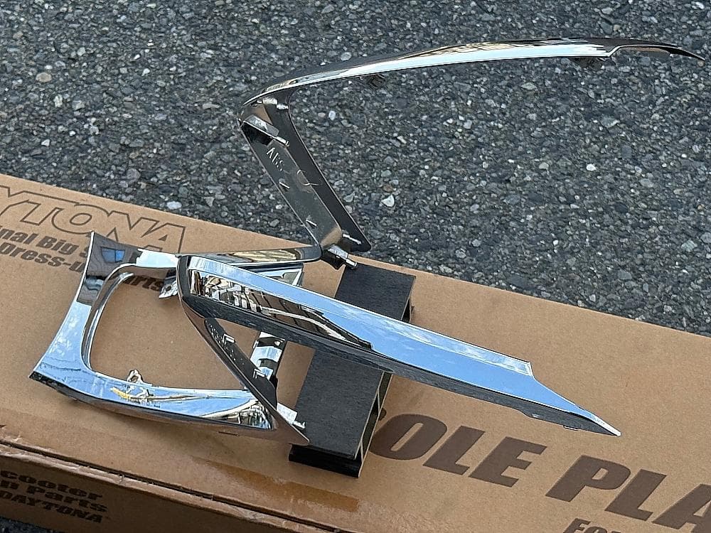 ラス１ 美品 ワイズギア 4D9 マジェスティ メッキインナーパネル SG20J