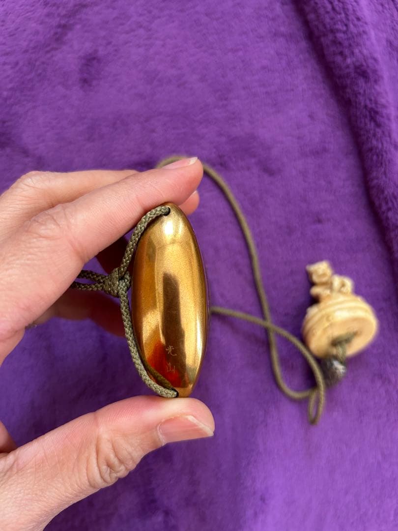 金色 漆器 印籠 根付 薬入れ 小物入れ オブジェ