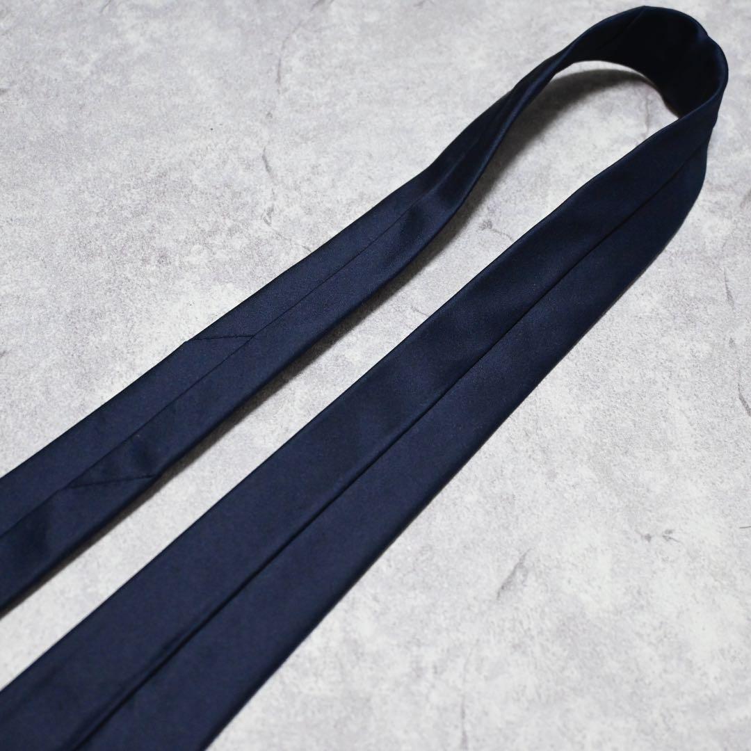 【タグ付き】Emporio Armani ネイビー ソリッド ネクタイ