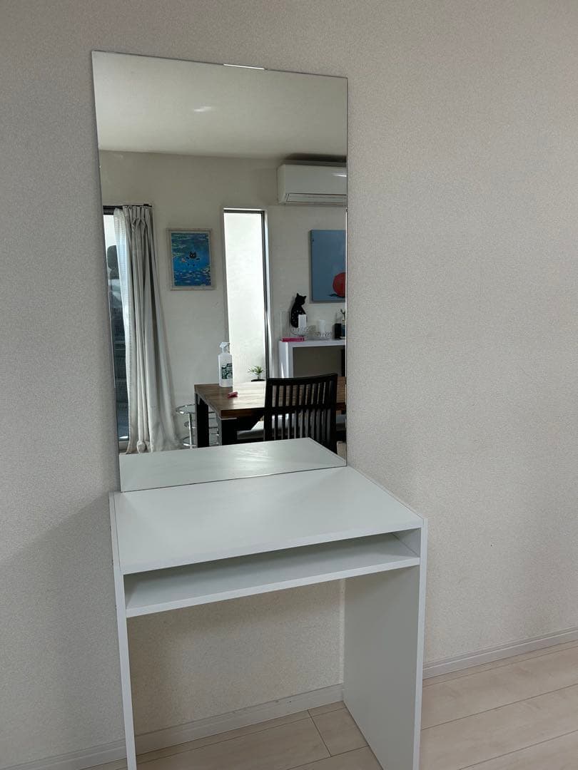 ホワイトドレッサー 大きな鏡付き