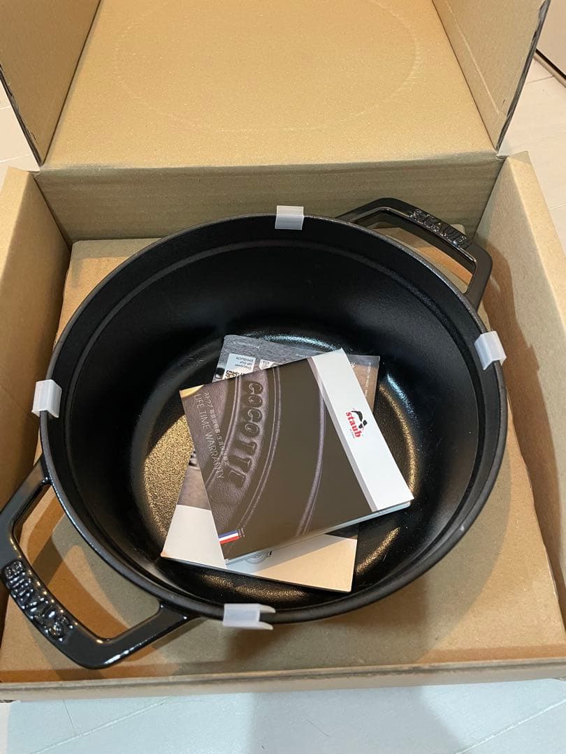 新品　ストウブ　シャイニーブラック