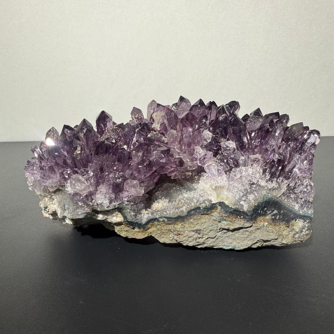 天然石アメジストの原石　置物　鉱物NO.011808