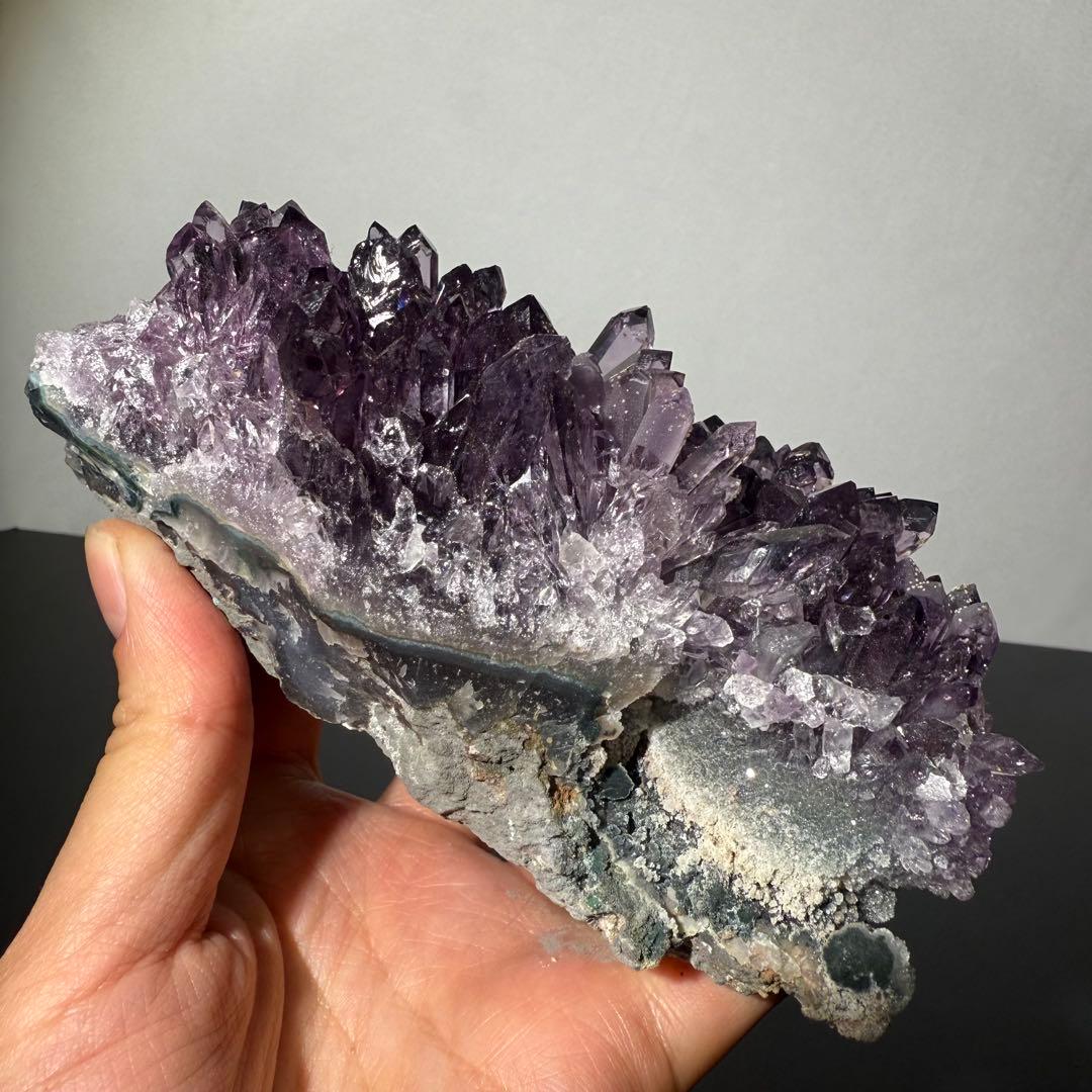 天然石アメジストの原石　置物　鉱物NO.011808