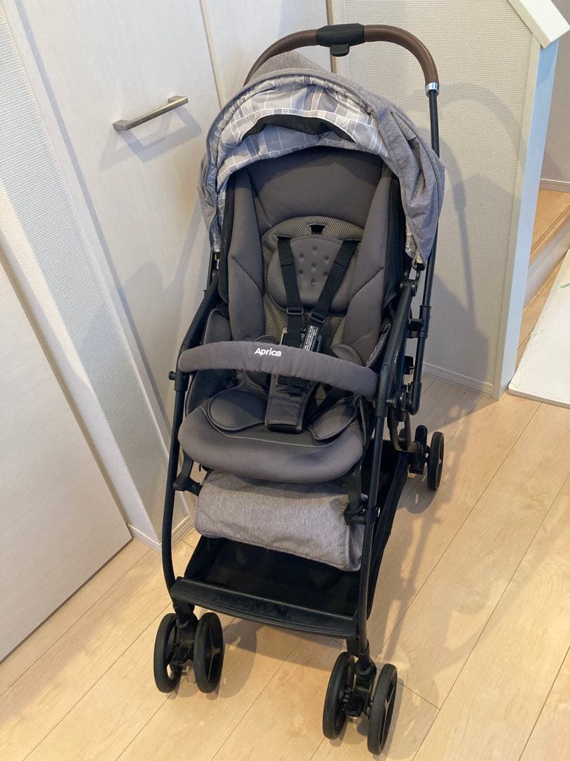 Aprica ベビーカー ルンルン　グレー