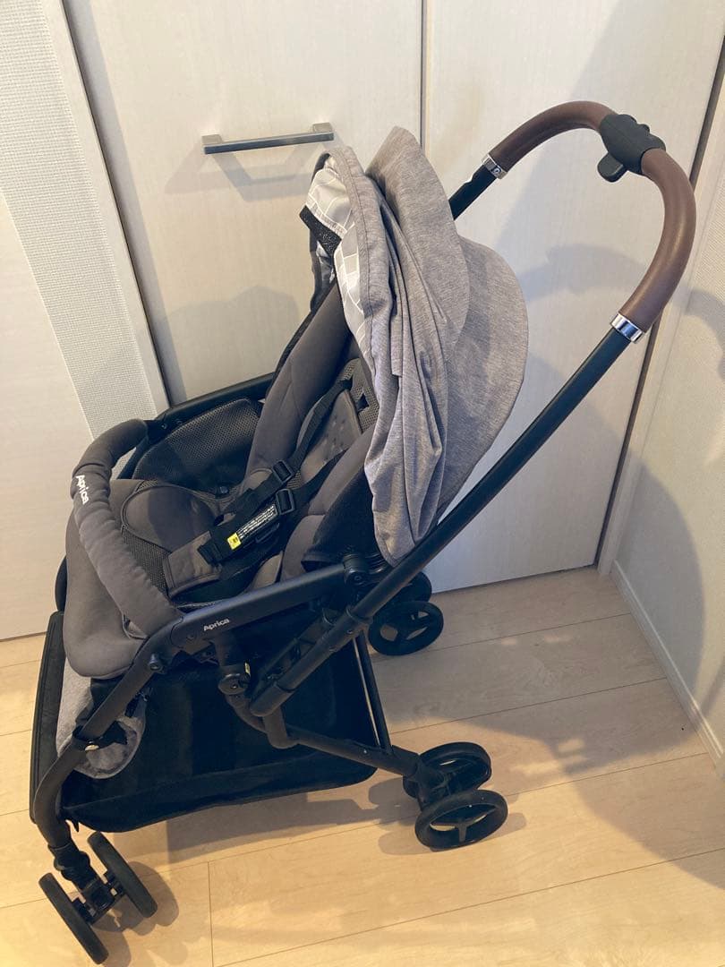 Aprica ベビーカー ルンルン　グレー