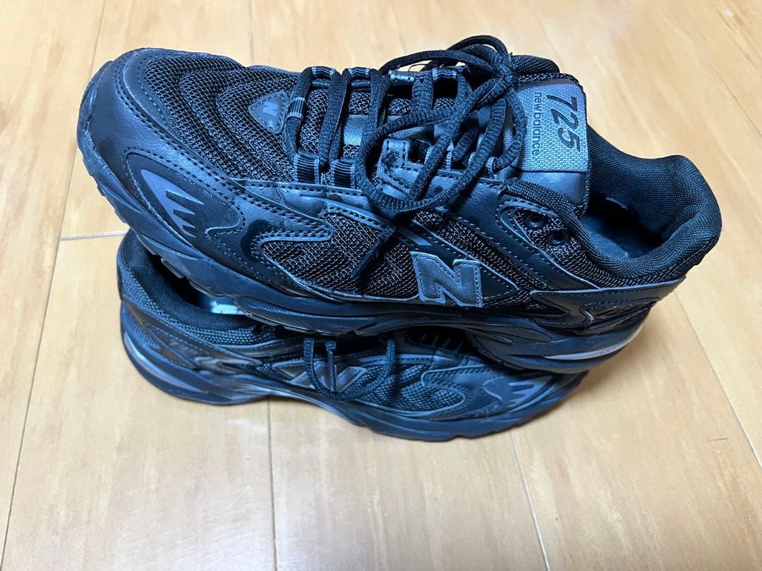 New Balance ML725 ブラック スニーカー