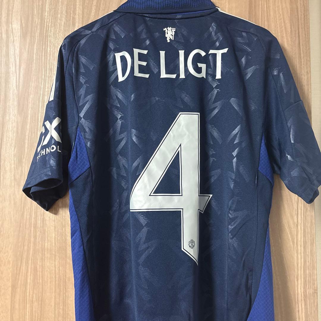 ウェア Manchester United 24/25 Away Club Font