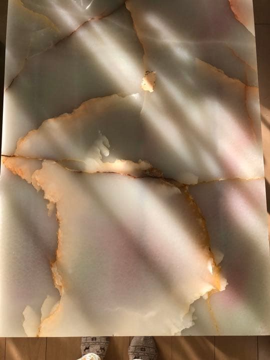 ピンクオニキスの、テーブル