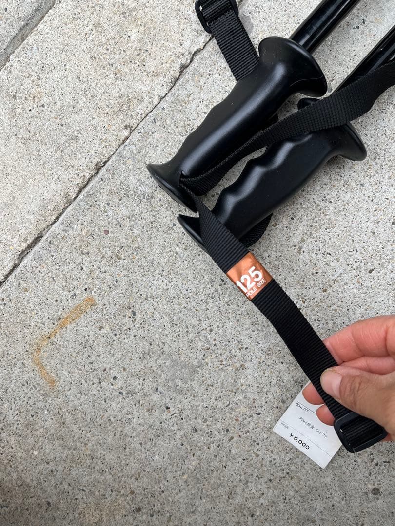 スキー板、ブーツ、ストックのセット