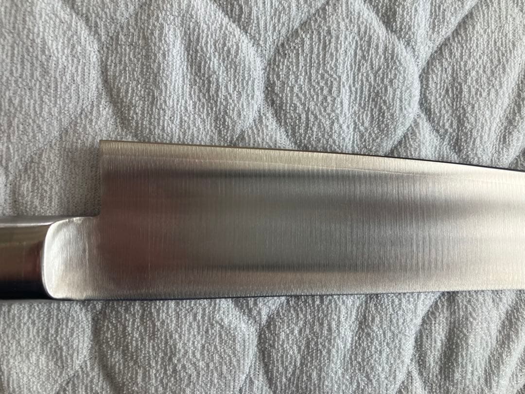 K*様 TOJIRO PRO 牛刀　新品は240mm F-890 研ぎ直し＆再刻