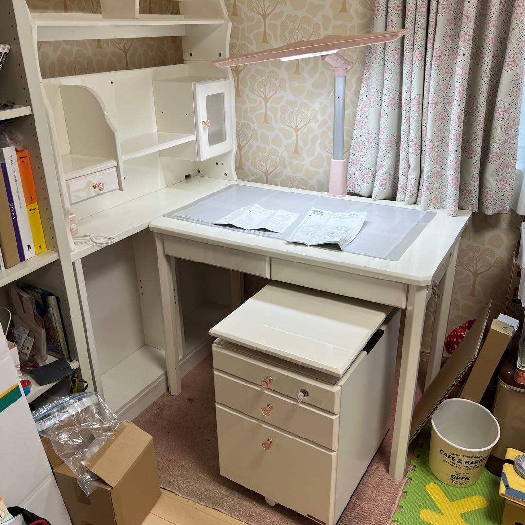 （引取優先）くろがねデスク　ホワイト学習机　白ピンク　LEDライト付き 椅子付き