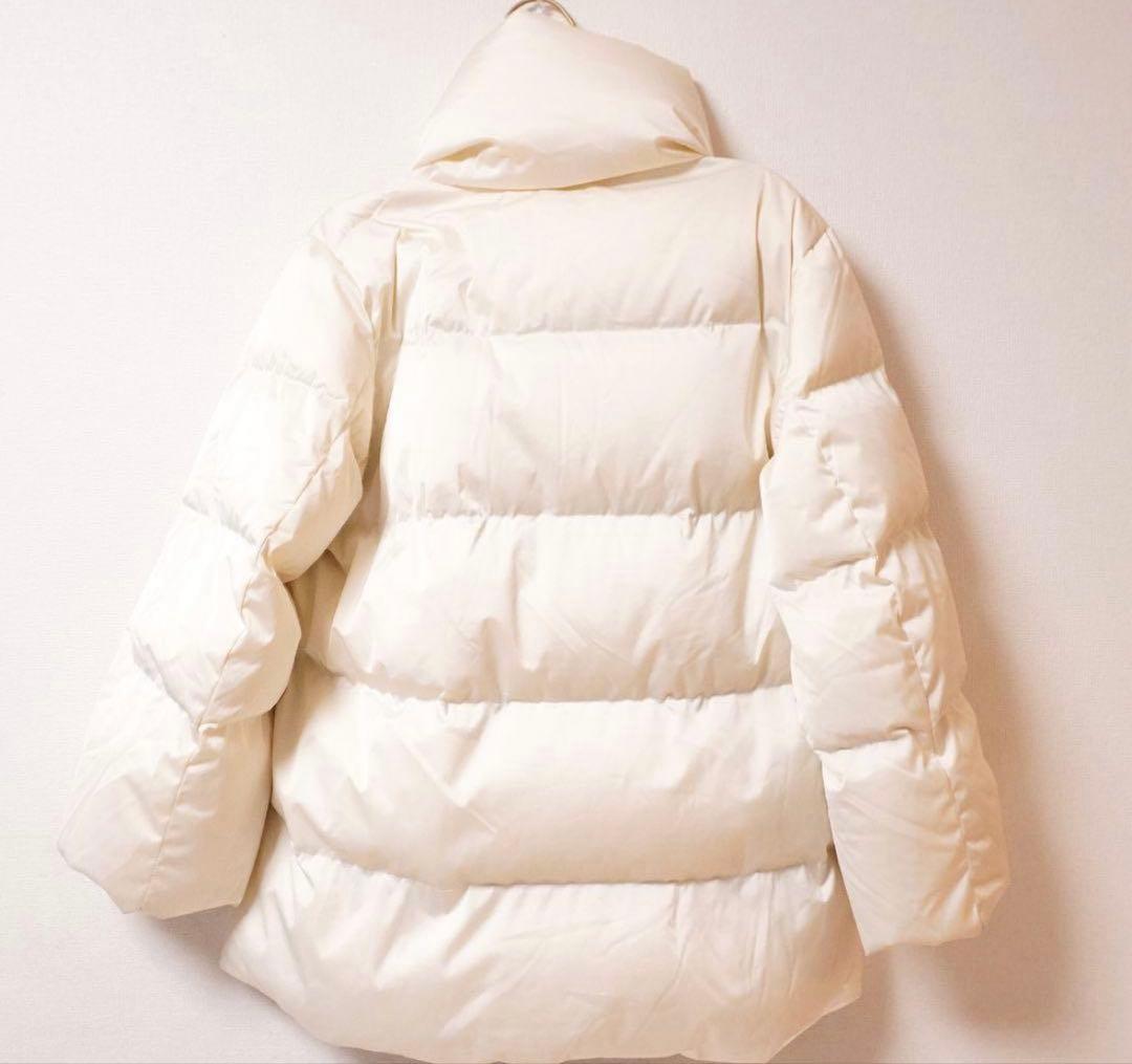 ユニクロ +j ホワイト ボンリュームダウン