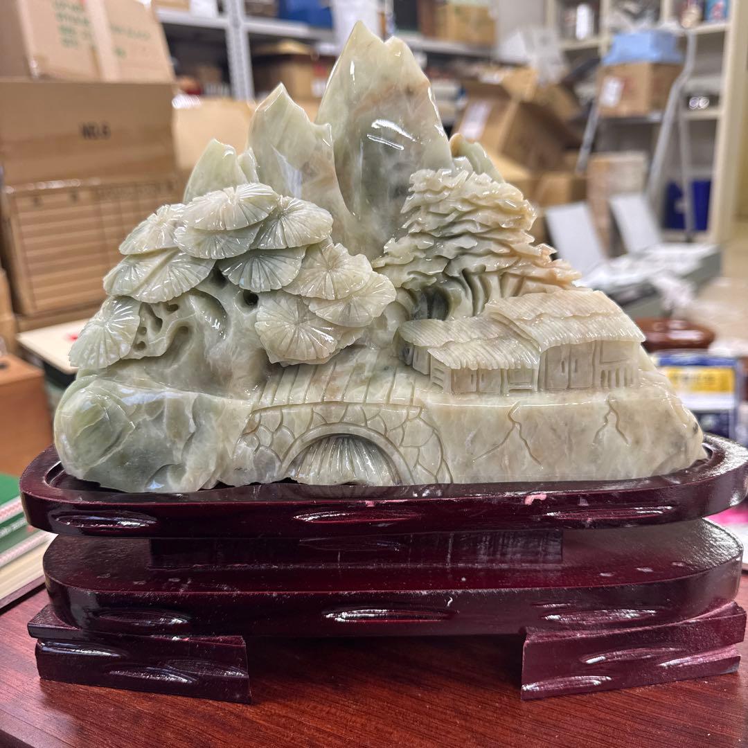 玉 山水風景 彫刻 木製台座付き