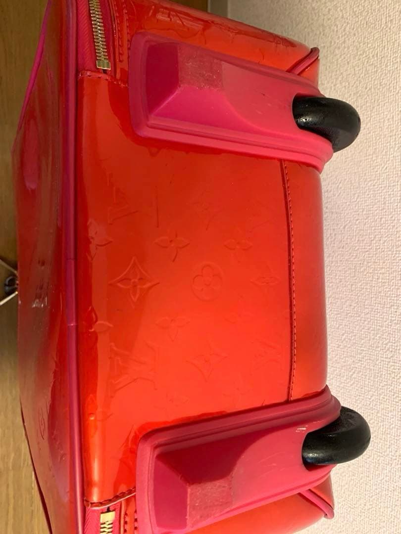 ルイ・ヴィトン　キャリーバッグ　ペガス45 ヴェルニ　ローズ・ポップピンク
