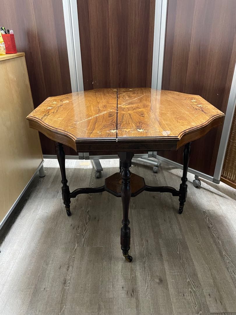 アンティーク家具　八角形木製ダイニングテーブル