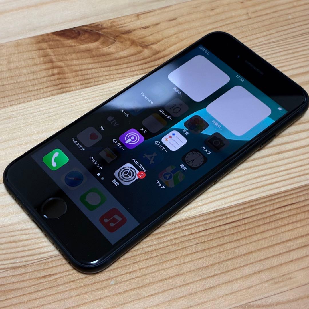 バッテリー新品　iPhoneSE第3世代64GB SIMフリー　美品　おまけ付き