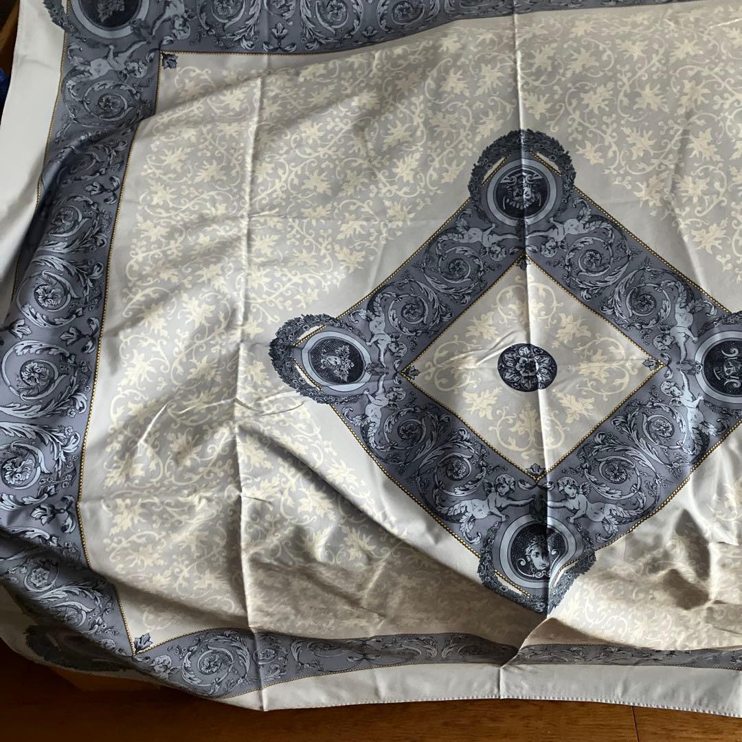 ボーヴィレのテーブルクロス