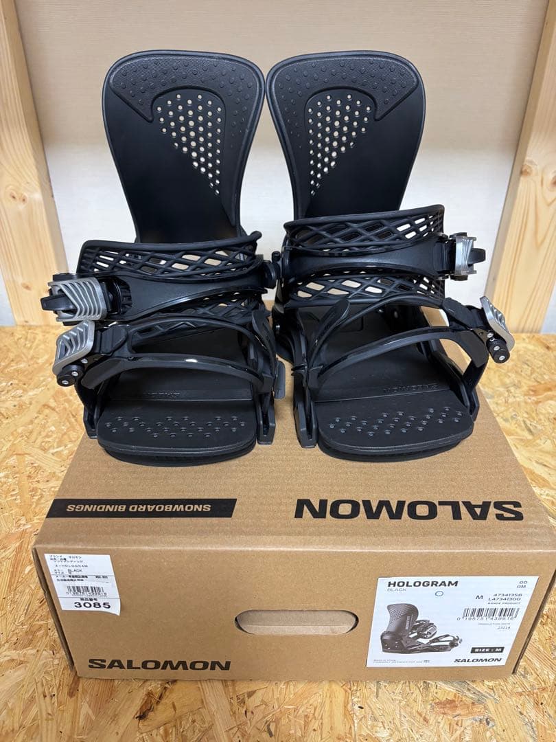 新品未使用　24-25 サロモン　Salomon hologram ブラックM