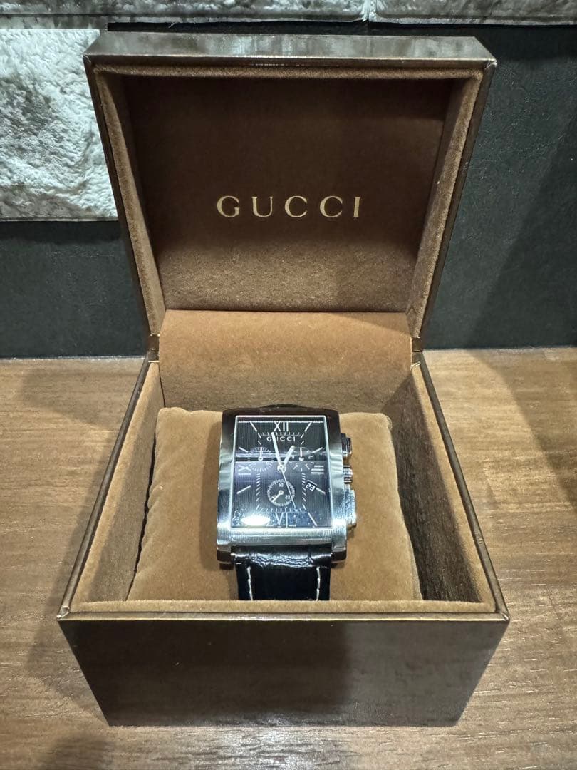 GUCCI スクエア型 クロノグラフ 腕時計