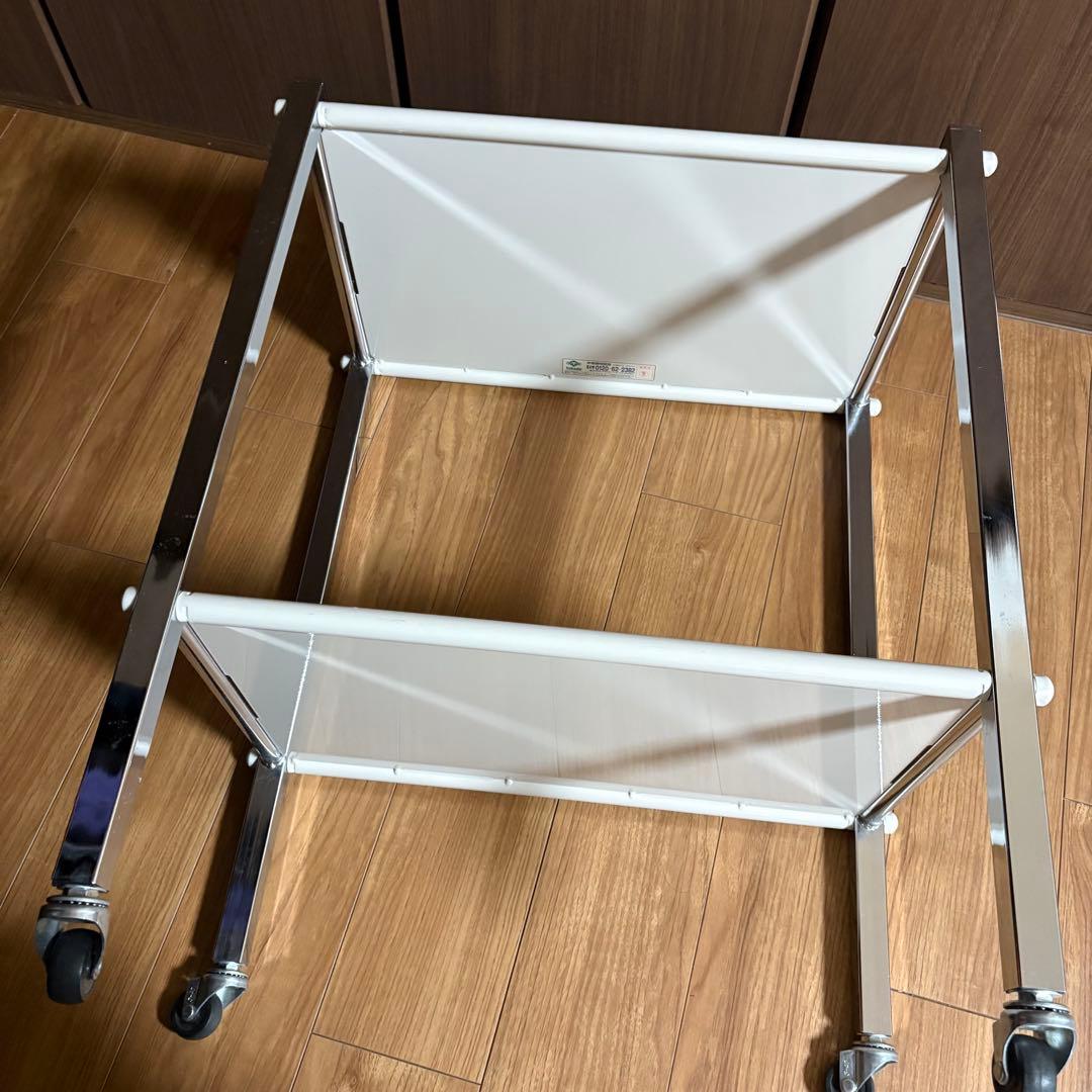 美品　高田ベッド　ワーゴンキャスター付　院内設備　医療用　収納　2段式　日本製