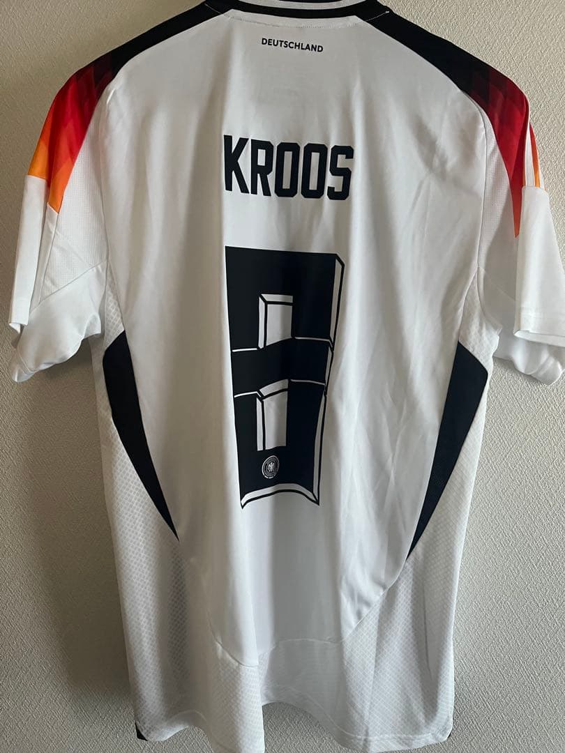 し*ー様 ドイツ代表 2024 正規品 ♯８　クロース ￼ ホームユニフォーム