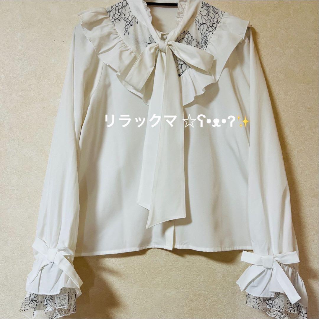 axes femme 小公女ワンピース　ジャンスカ リボンブローチ　ブラウス