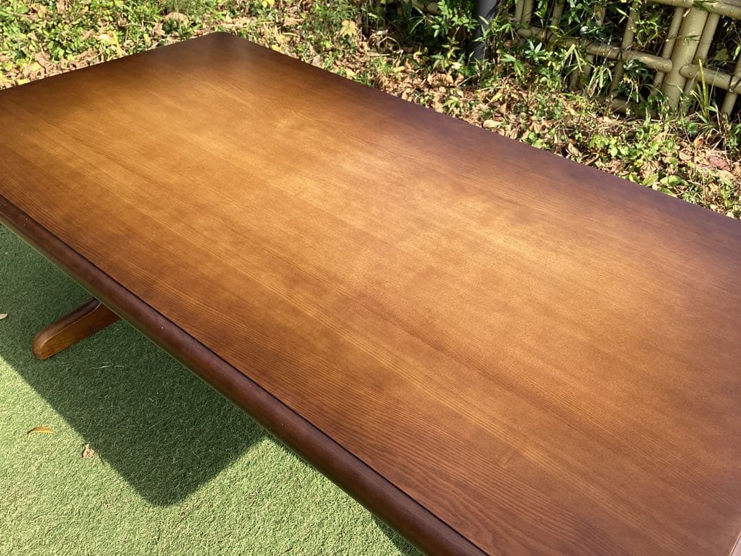 ダイニングテーブル　飛騨産業　キツツキマーク　テーブル