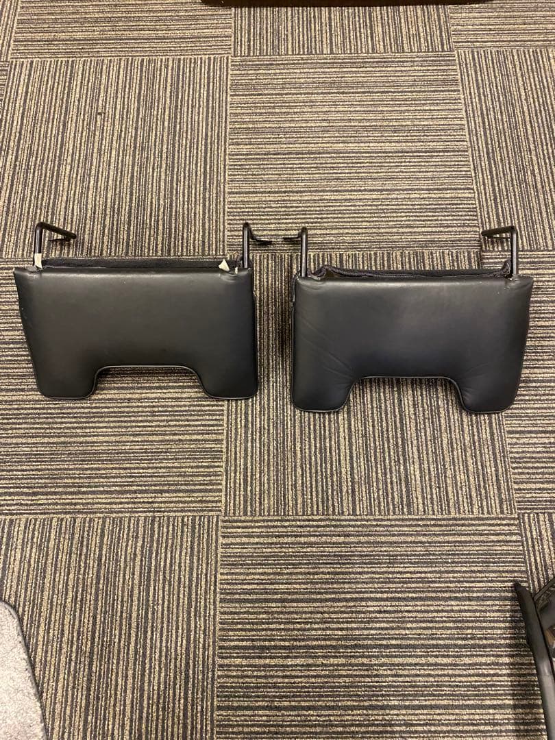 セルシオ　純正オプションリヤフットレスト左右