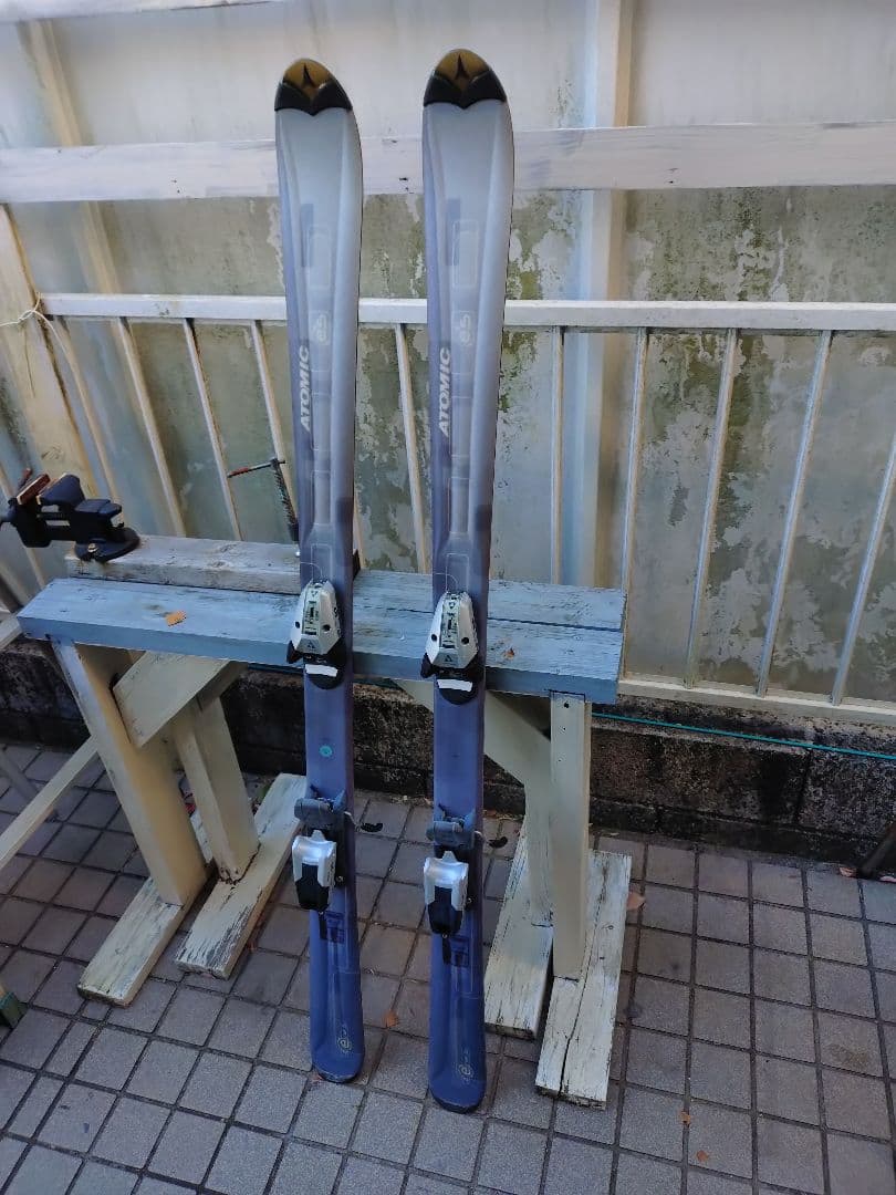 Atomic スキー板 　146センチ