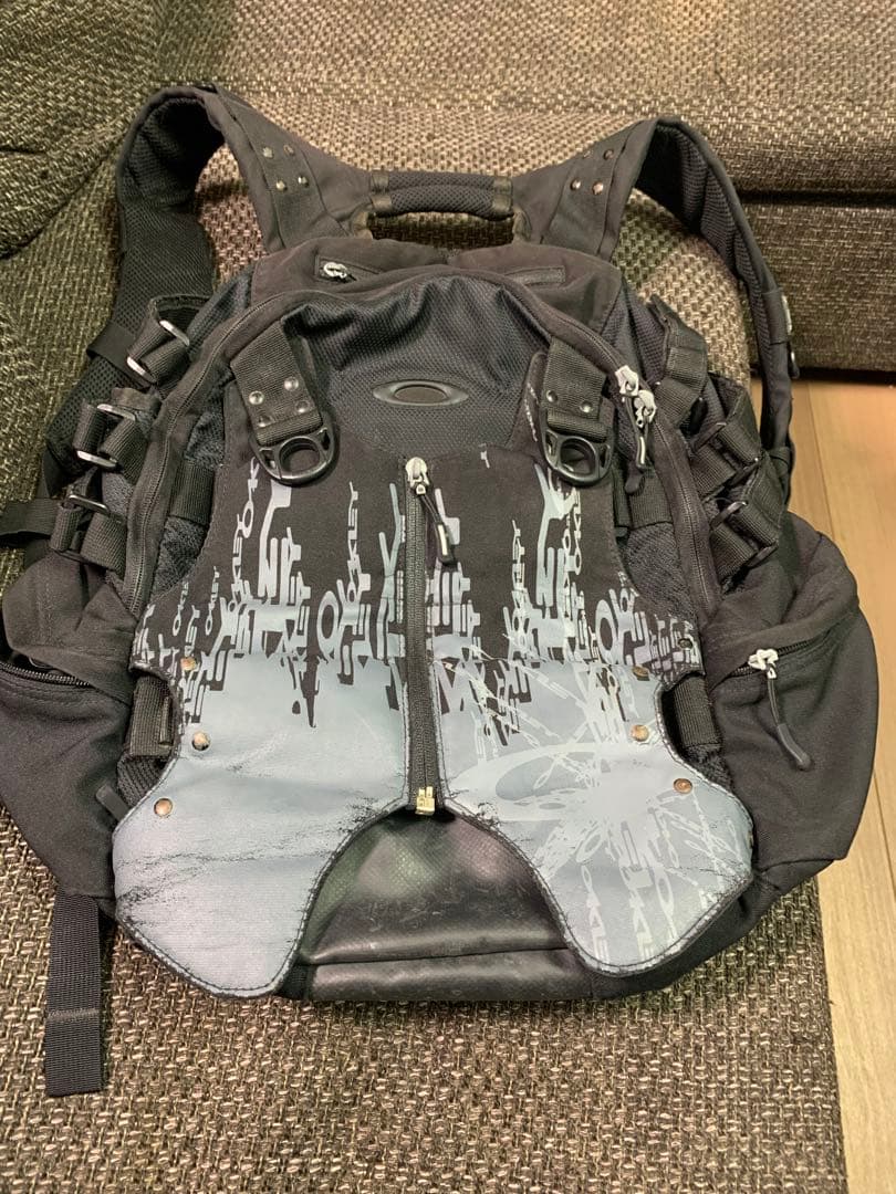 レア　Oakley ブラック リュック