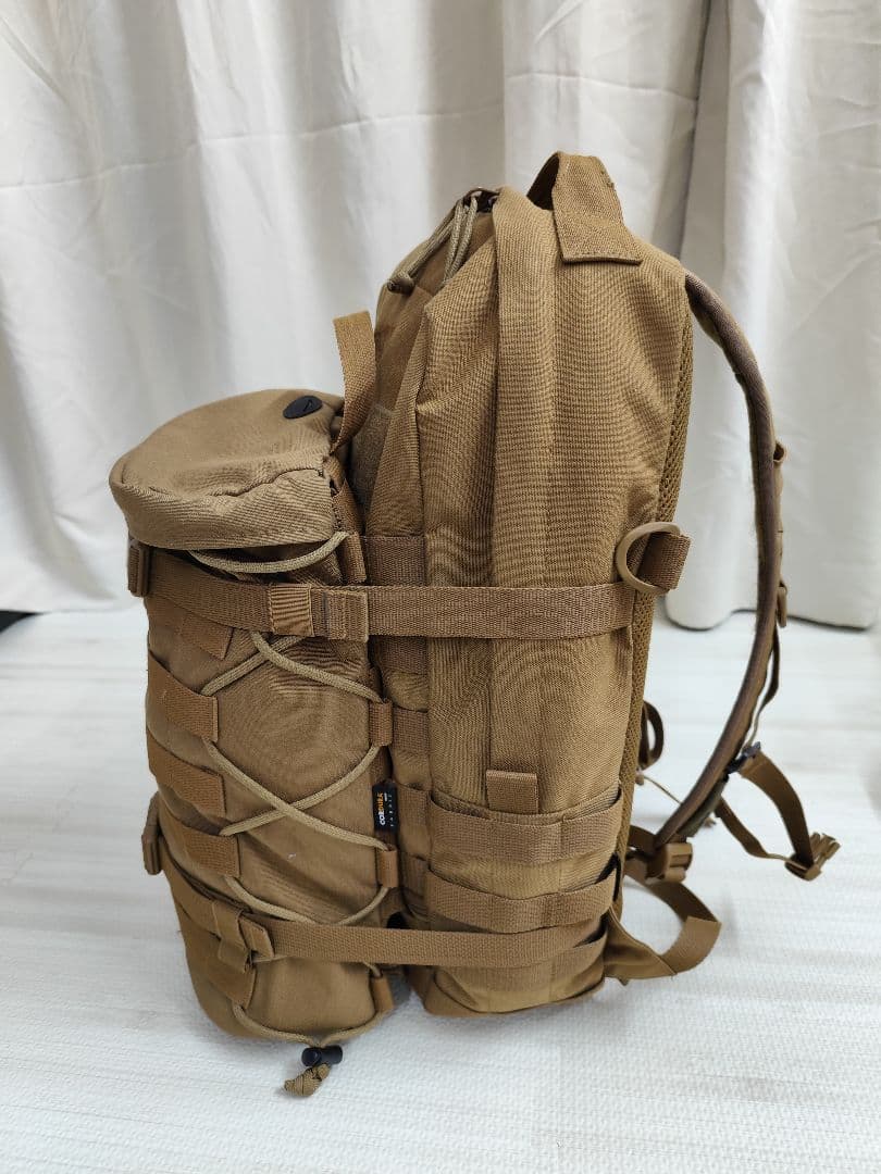 コヨーテブラウン色 モールシステム対応バッグ