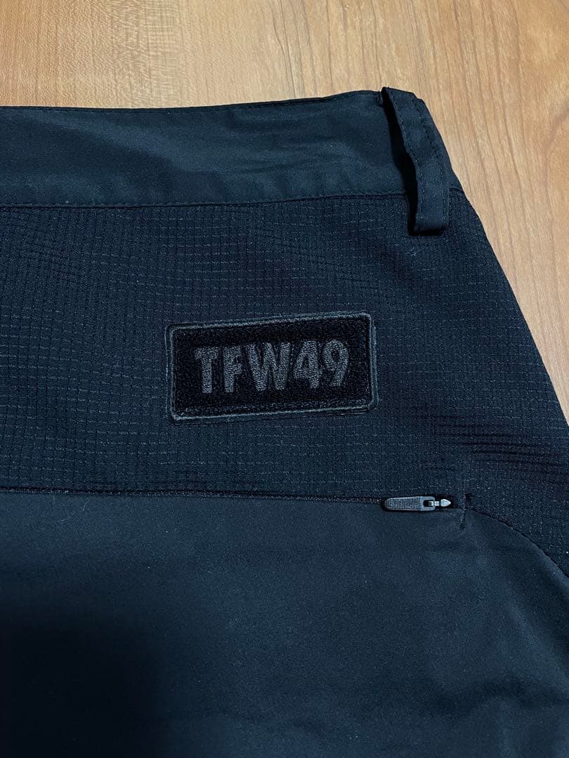 定価6.9万　TFW49 ナイロン　セットアップ　ブラック　4 ゴルフ