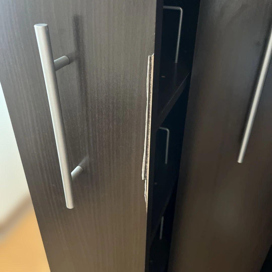 ダークブラウン 扉付き本棚 8棚 キャスター付き