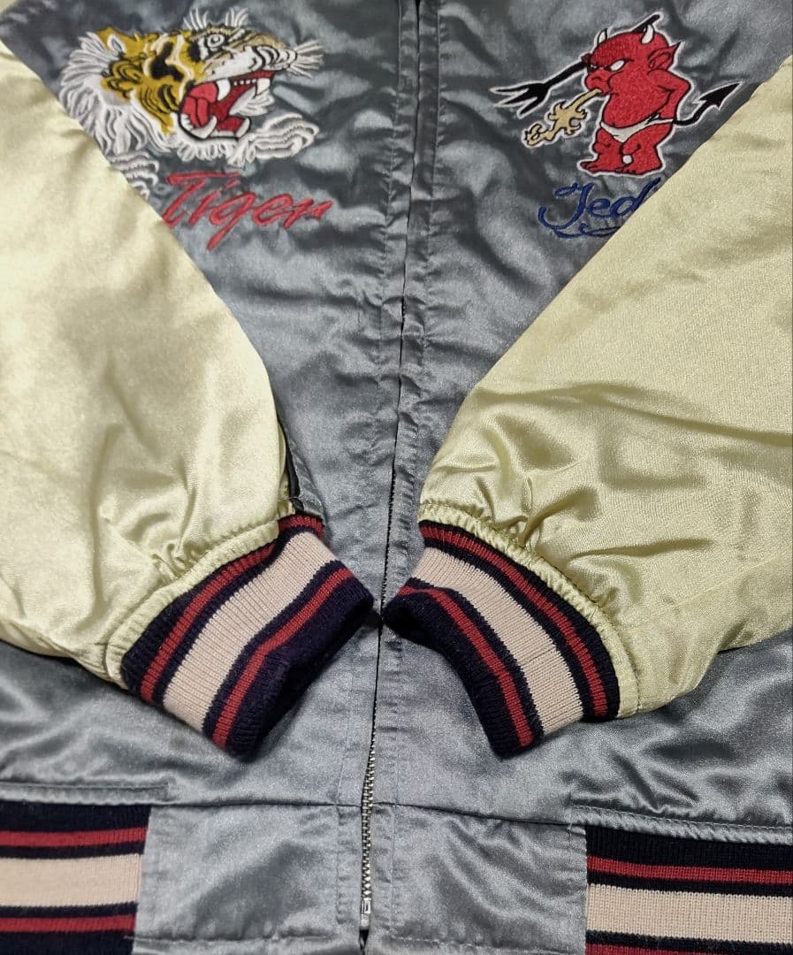 送料無料 USED テッドマン　バトルロイヤル柄　中綿　スカジャン