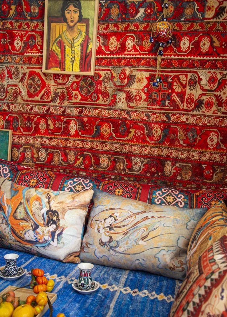 【ねこのいわし】ヴィンテージ赤ラグ 160×230