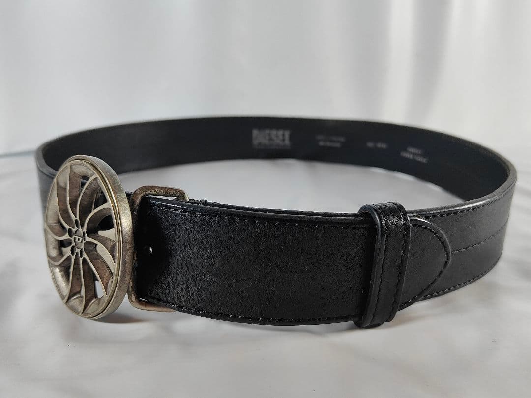 【極美品】DIESEL ディーゼル 艶黒本革　高級イタリアンレザーベルト　正規品