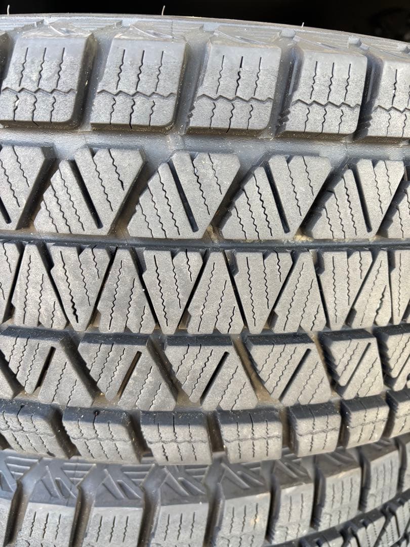 23年ブリヂストン ブリザック DM-V3 225/70R16 102Q