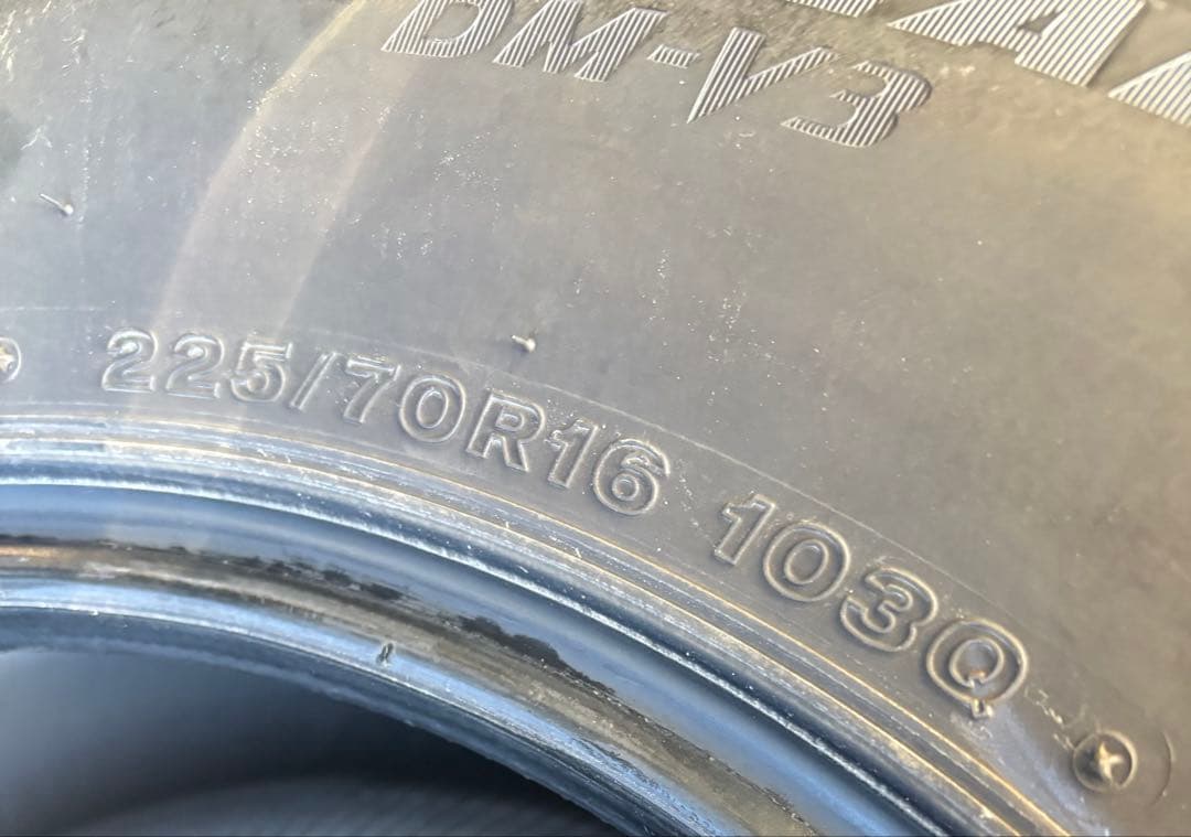 23年ブリヂストン ブリザック DM-V3 225/70R16 102Q