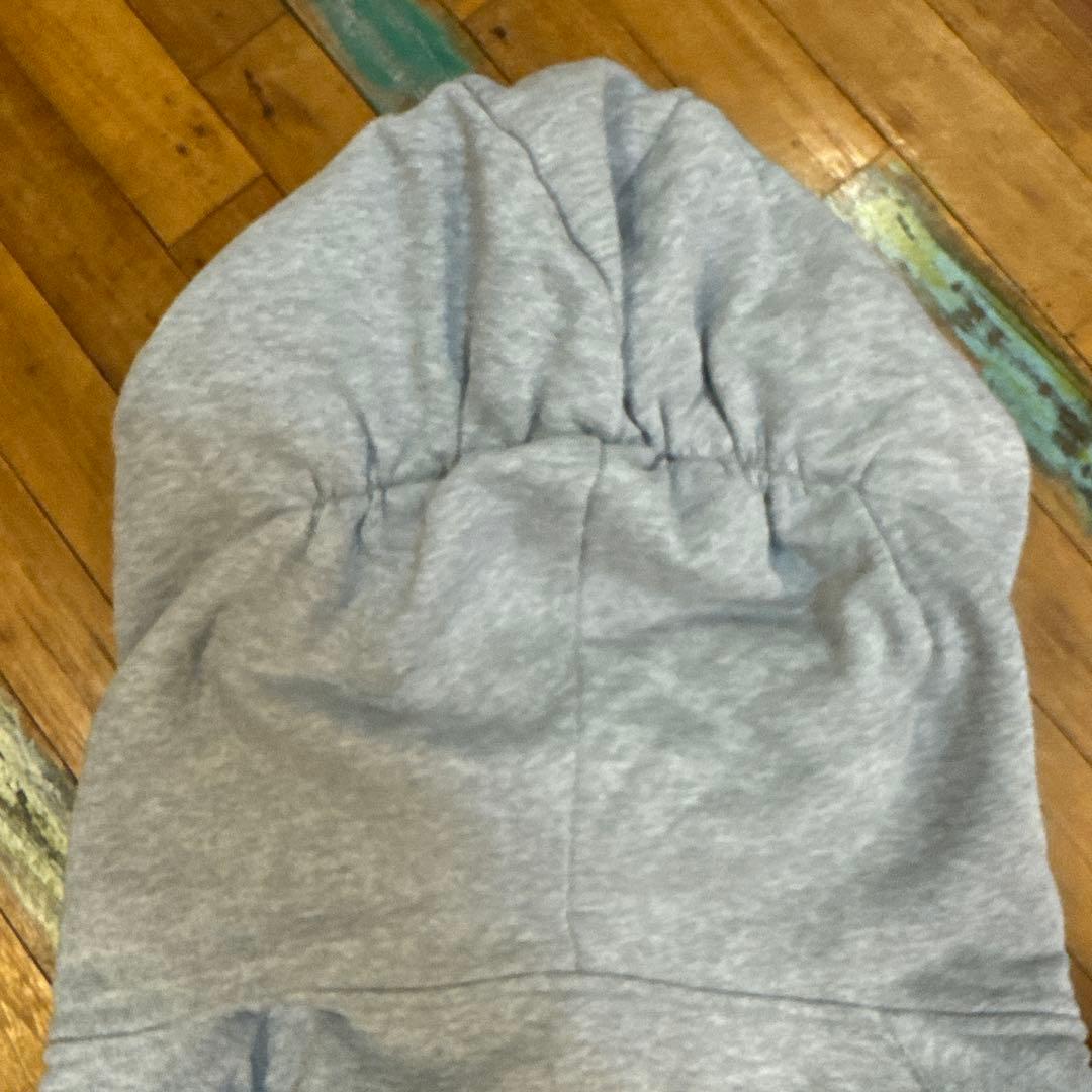 バーバリー　BURBERRY グレー フーディー　ハーフジップ　美品　大人気