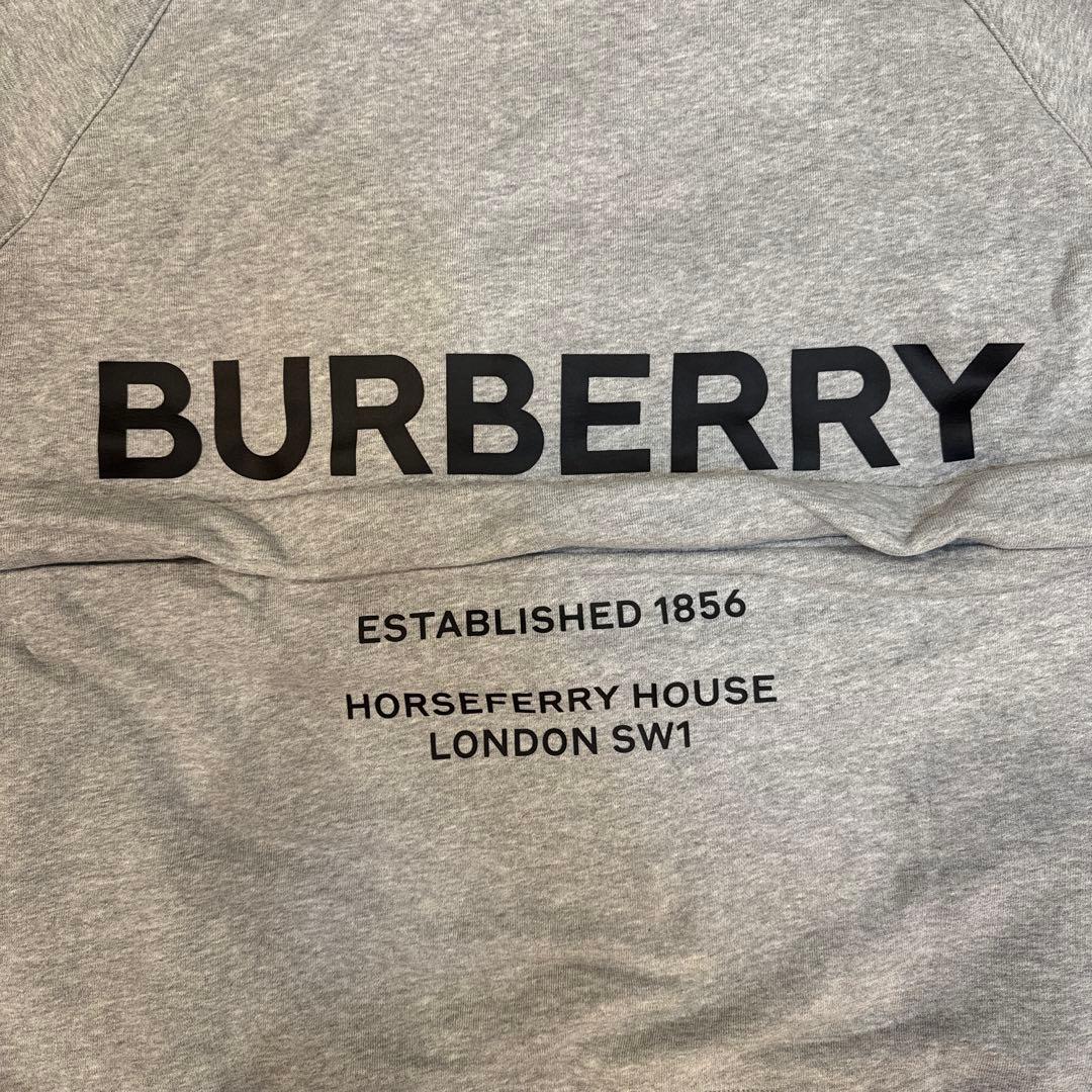 バーバリー　BURBERRY グレー フーディー　ハーフジップ　美品　大人気