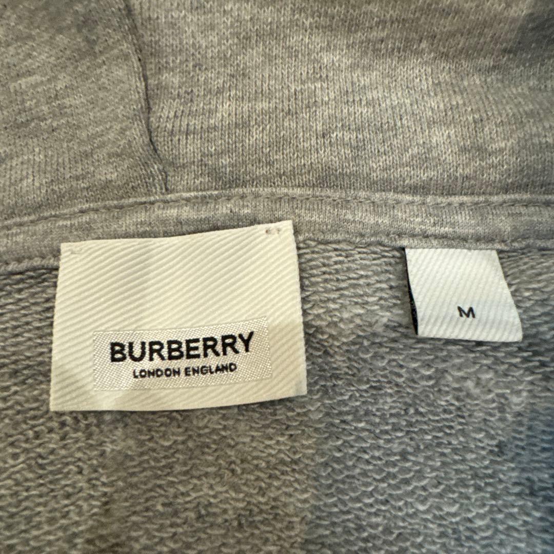 バーバリー　BURBERRY グレー フーディー　ハーフジップ　美品　大人気