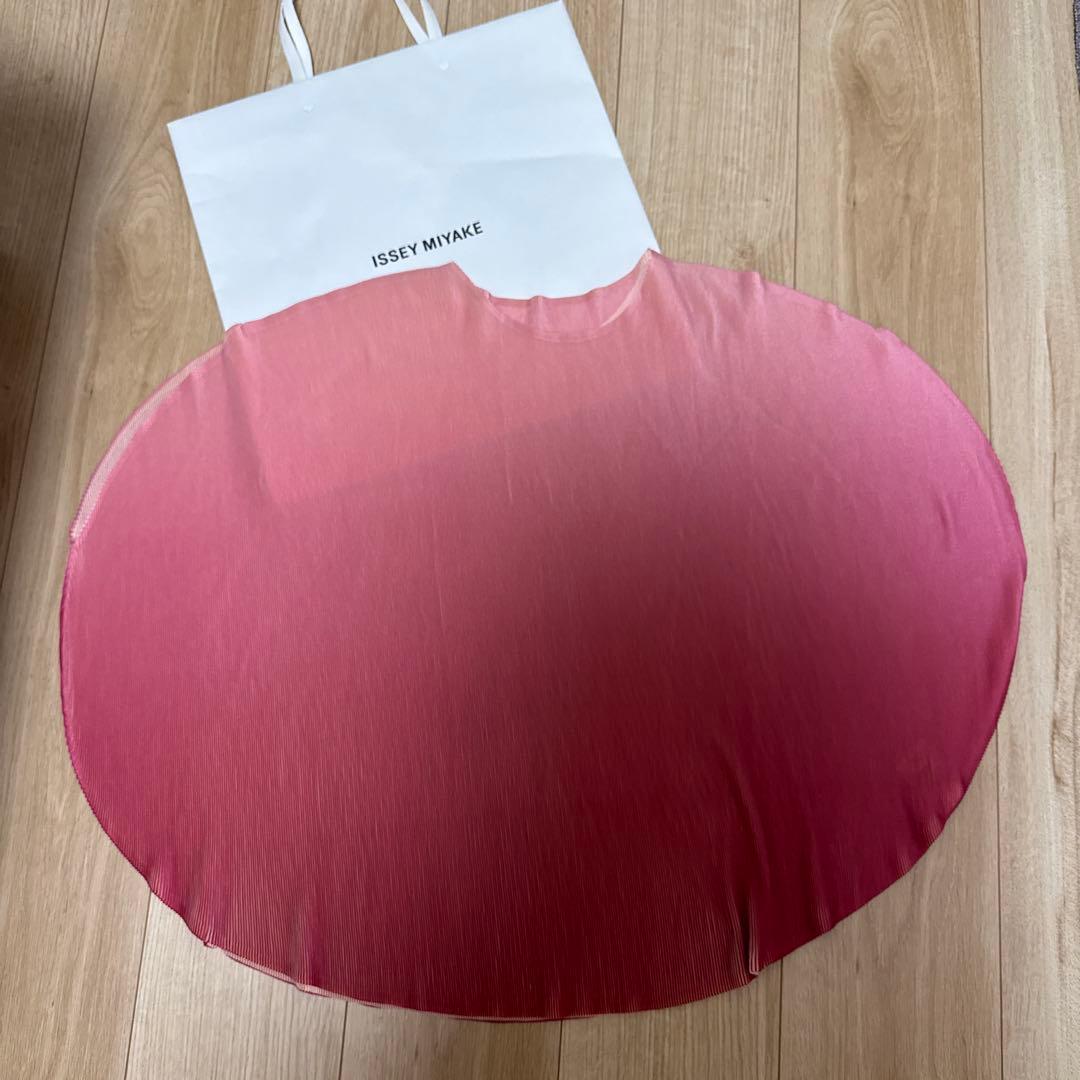 プリーツプリーズ　サークルトップス