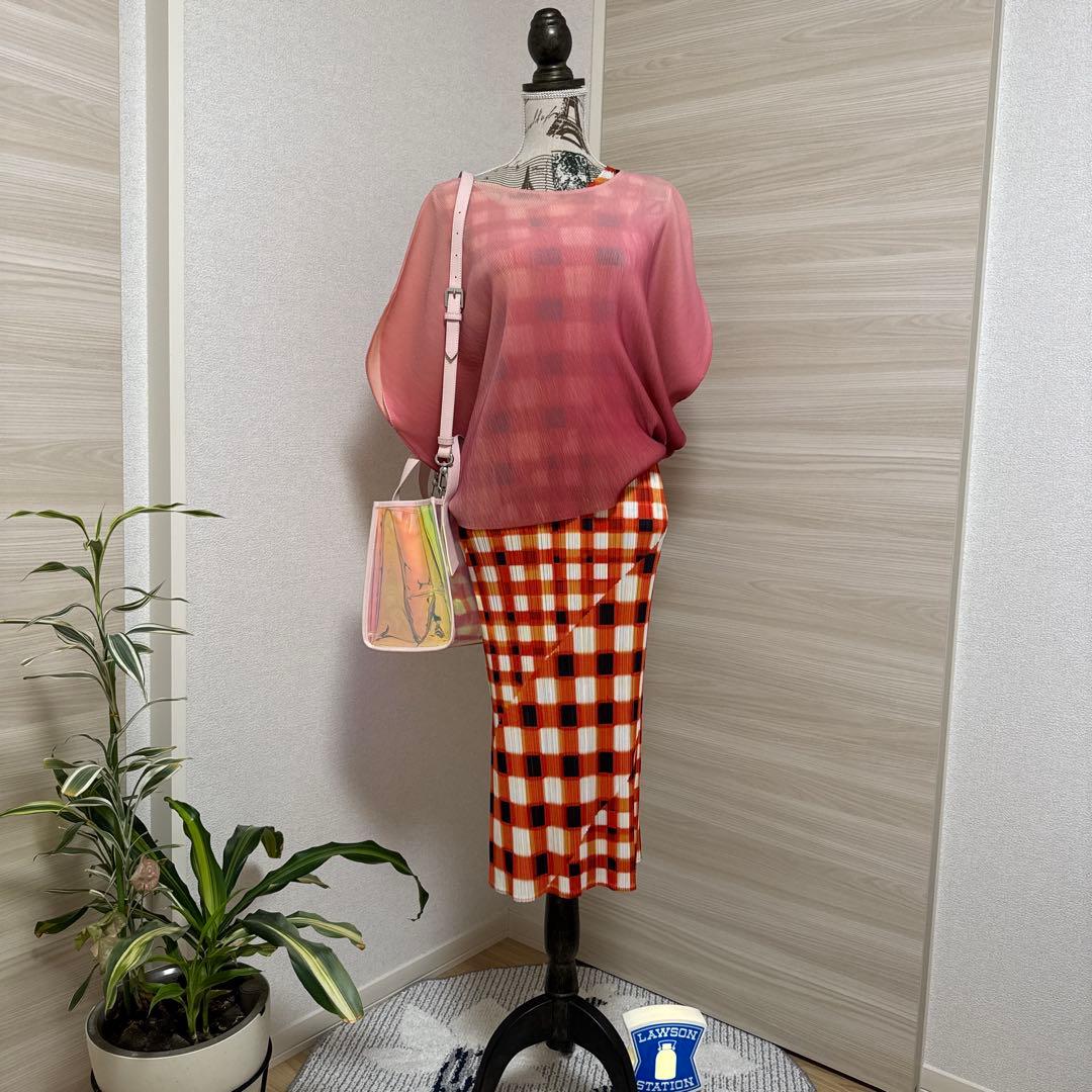 プリーツプリーズ　サークルトップス