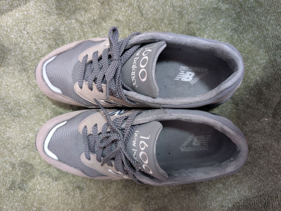 セール中 美品 New Balance 1600 グレー スニーカー