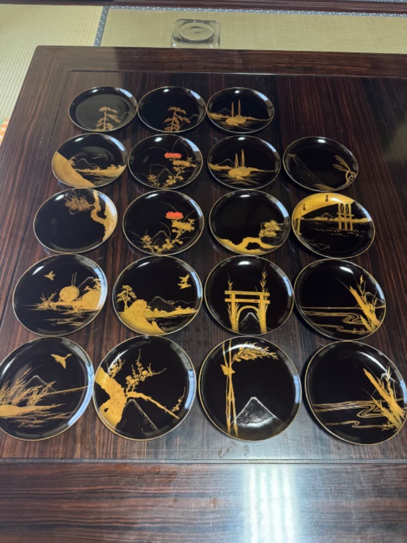 漆塗り絵皿 富士山風景入り 19枚セット（推定 江戸時代初期）